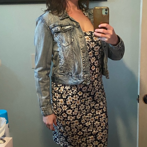 Free Heart cropped denim jacket- size small - Picture 5 of 6